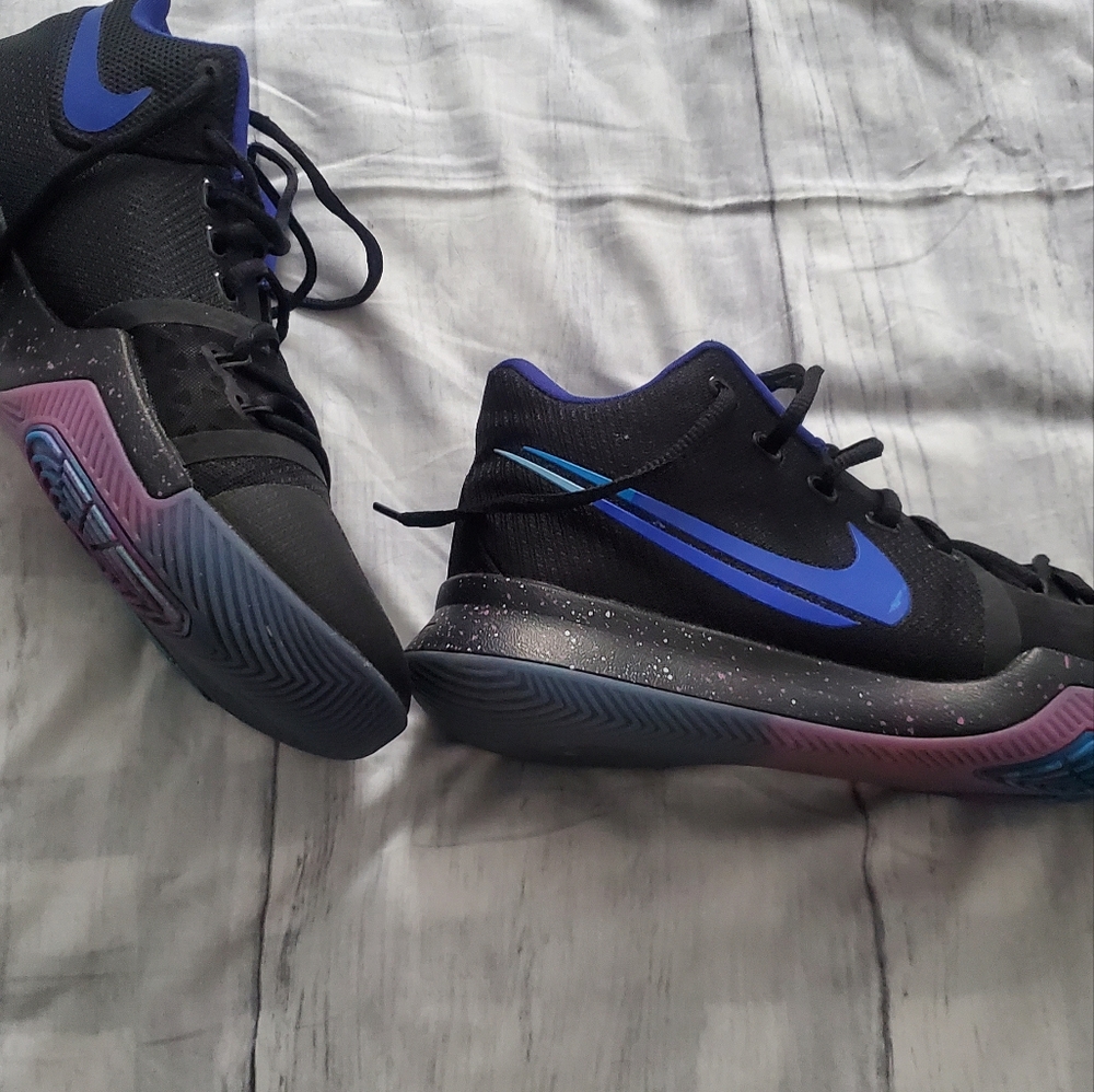 Kyrie 3 size 10